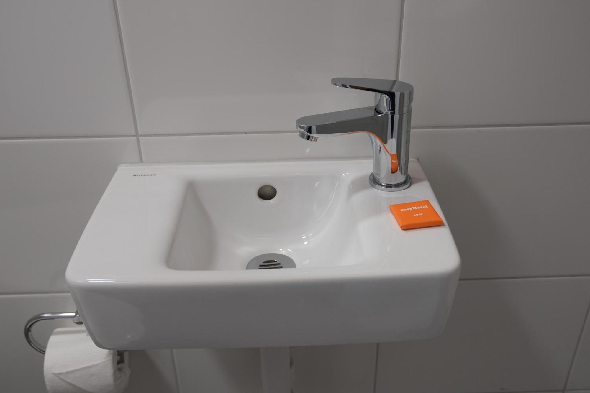 Easyhotel Zuerich Main Station מראה חיצוני תמונה