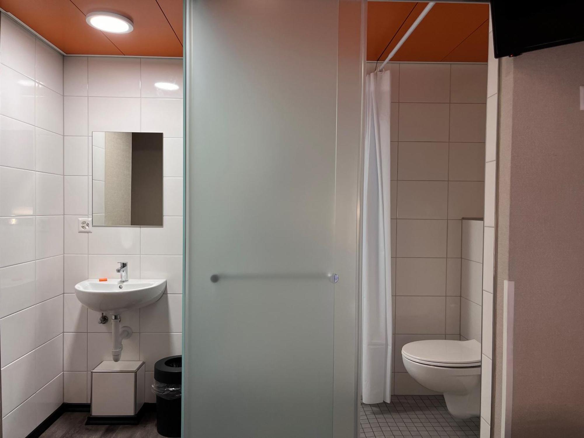 Easyhotel Zuerich Main Station מראה חיצוני תמונה
