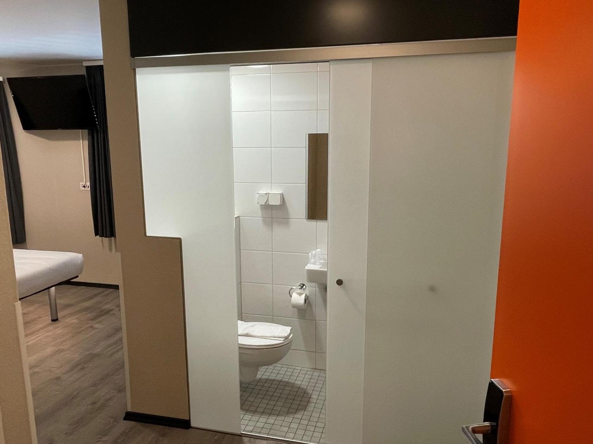 Easyhotel Zuerich Main Station מראה חיצוני תמונה